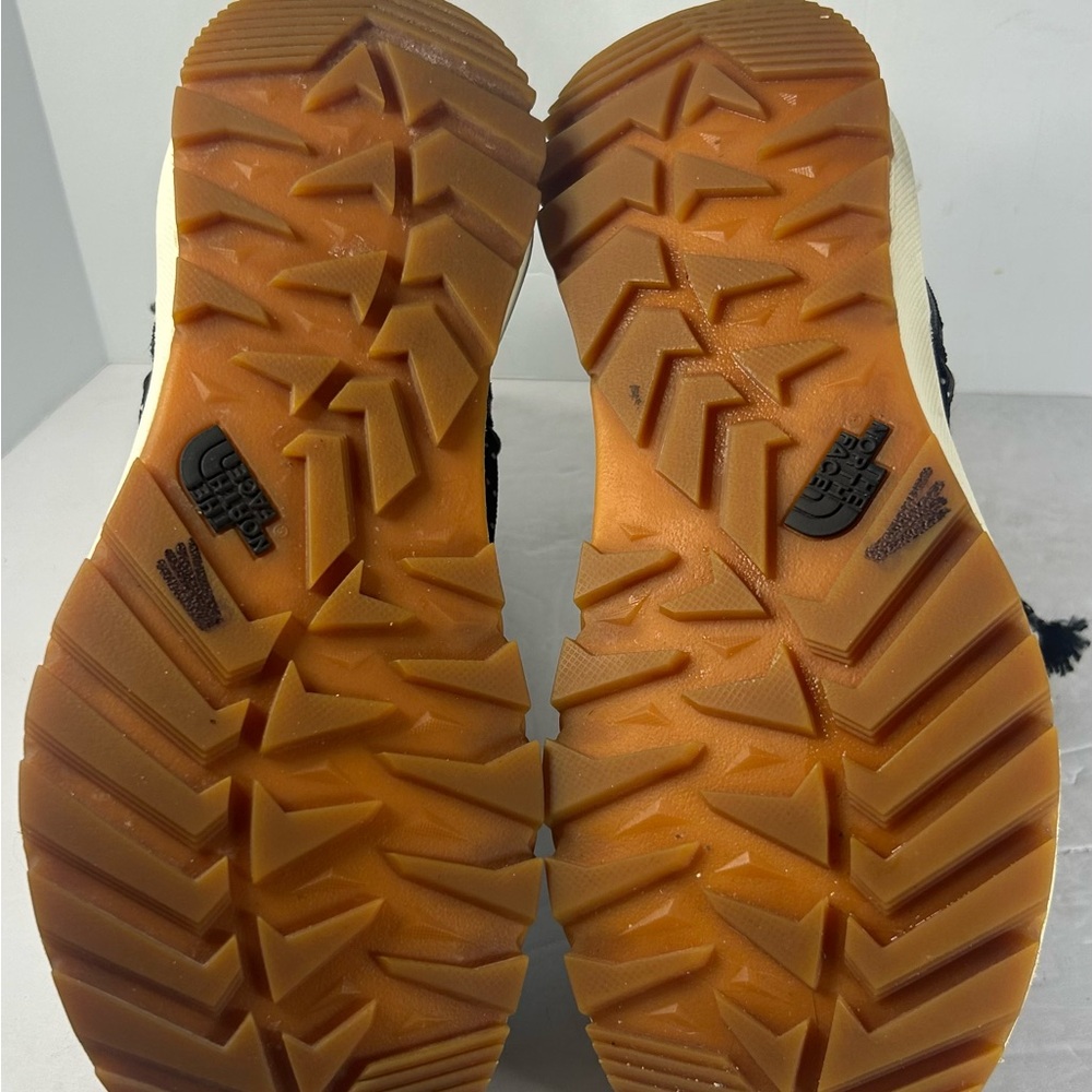 The North Face Thermoball Puffer Boots Womens  7 Excellent Condition Black - Picture 8 of 8